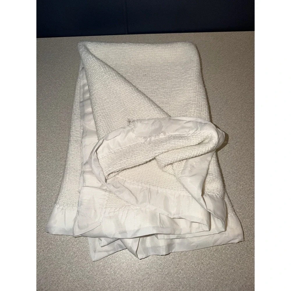 Vtg White Acrylic Thermal Waffle Weave Baby Blanket Satin Nylon Trim  36